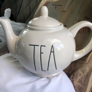 Rae Dunn tea pot